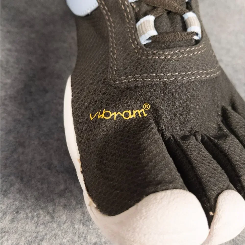 Vibram black white